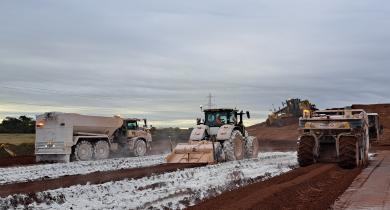 Échelon de traitement pour la construction d'un remblai de la trace du projet High Speed Two (Royaume-Uni) Échelon de traitement pour la construction d'un remblai de la trace du projet High Speed Two (Royaume-Uni)