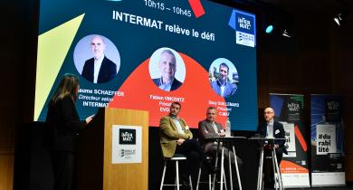 De gauche à droite : Davy Guillemard (président du C-MAT), Fabien Vincentz (président d’Evolis) et Guillaume Schaeffer (directeur du salon Intermat)