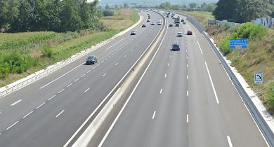 Début de l'autoroute A75 depuis le pont de la rue Jean-Auguste Senèze, à Clermont-Ferrand