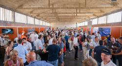 Les participants à la Journée technique ont pu échanger avec les experts des dispositifs de retenue et de la signalisation temporaire sur leurs stands