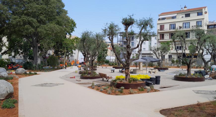 Aménagement de voie piétonne perméable aux jardins Marenda, à Antibes (Alpes-Maritimes)