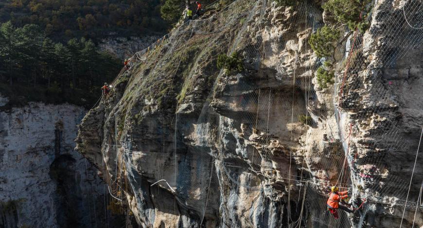 Les travaux en falaise doivent prendre en compte la biodiversité