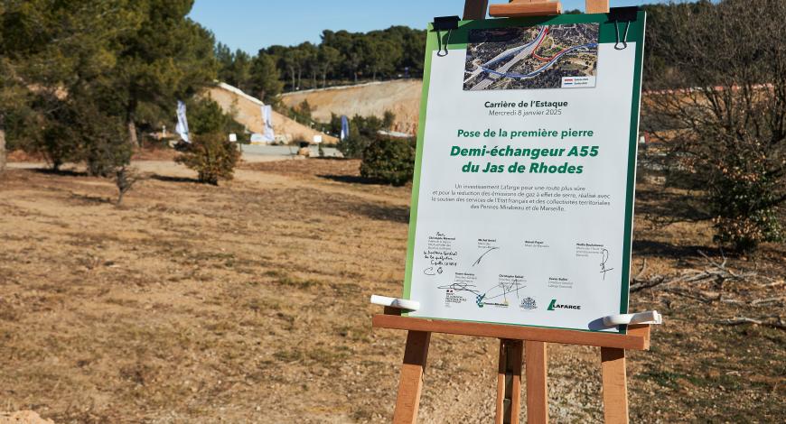 Pose de la première pierre du demi-échangeur près de la carrière l’Estaque