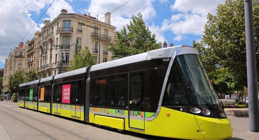 Selon l'Observatoire de la mobilité 2024, les jeunes urbains sont les principaux utilisateurs des transports publics