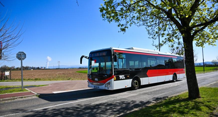 Les émissions liées aux transports sont en hausse en périphérie des villes et en milieu rural