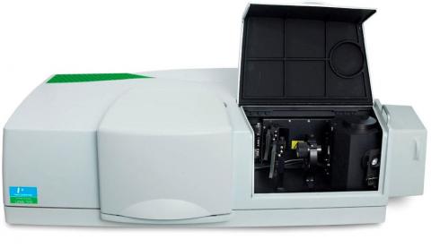 Spectromètre UV-visible Lambda 750.