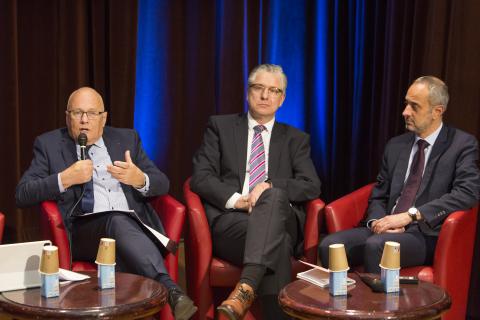De gauche à droite : Peter Baläzs, Marc Billiet et Dariush Kowsar De gauche à droite : Peter Baläzs, Marc Billiet et Dariush Kowsar