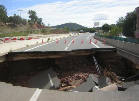 Effondrement d’une buse à Lodève (34) sous l’A75 en septembre 2015