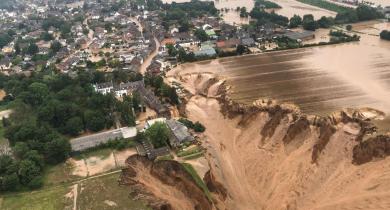 Vue aérienne du glissement de terrain de juillet 2021 dans le district de Rhine-Erft, Rhénanie du Nord-Wesphalie, en Allemagne