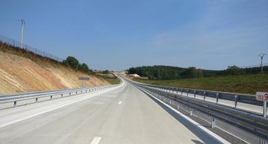 Autoroute E420 à Couvin, réalisée en 2019 en béton armé continu bicouche