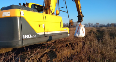 Prélèvement de sédiments fluviaux dans le cadre du projet Sédimel 2