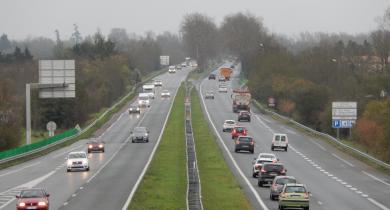 RD 137 (ancienne RN 137) au nord d'Yves, en Charente-Maritime