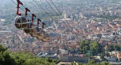 Vue de Grenoble depuis la Bastille.