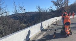 Coulage de 200 ml de glissière ECO-H1 près de Forcalquier (Alpes-de-Haute- Provence) sur la D4100