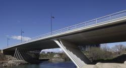 Le pont de la République, à Montpellier, relie le nouveau centre-ville Port Marianne aux anciens quartiers.